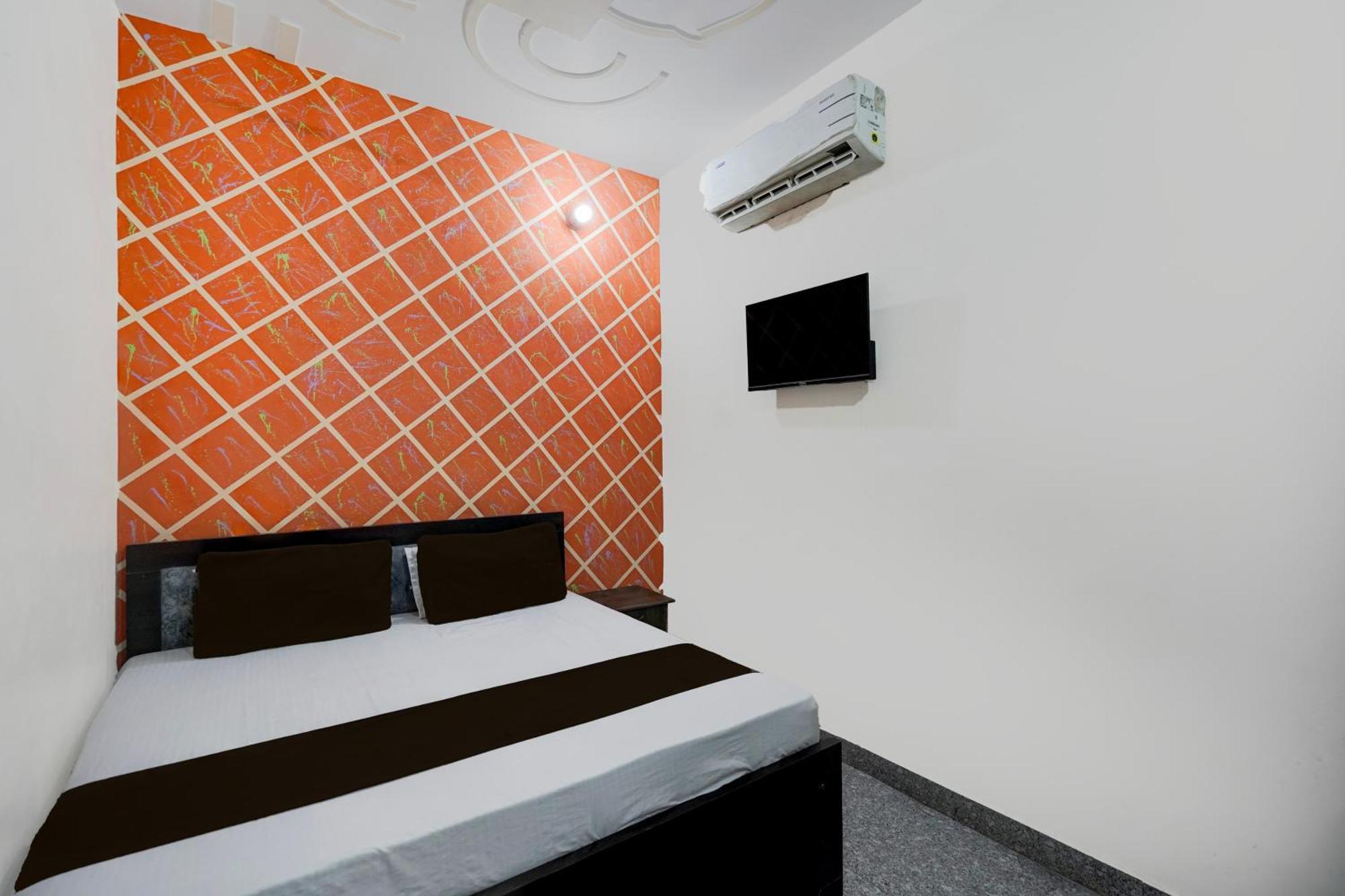 Oyo Hotel Maharaja Palace Meerut Exterior photo