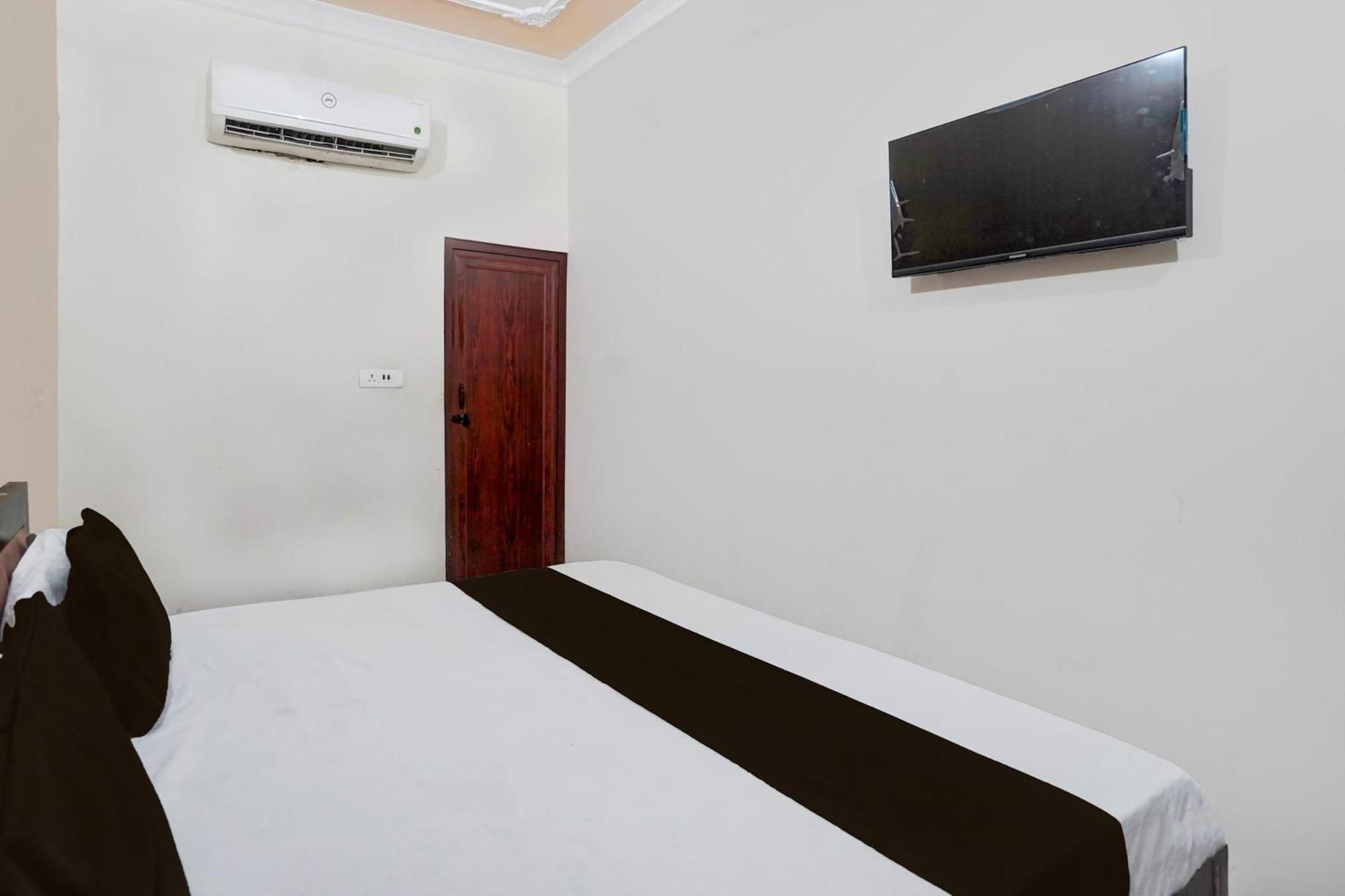 Oyo Hotel Maharaja Palace Meerut Exterior photo